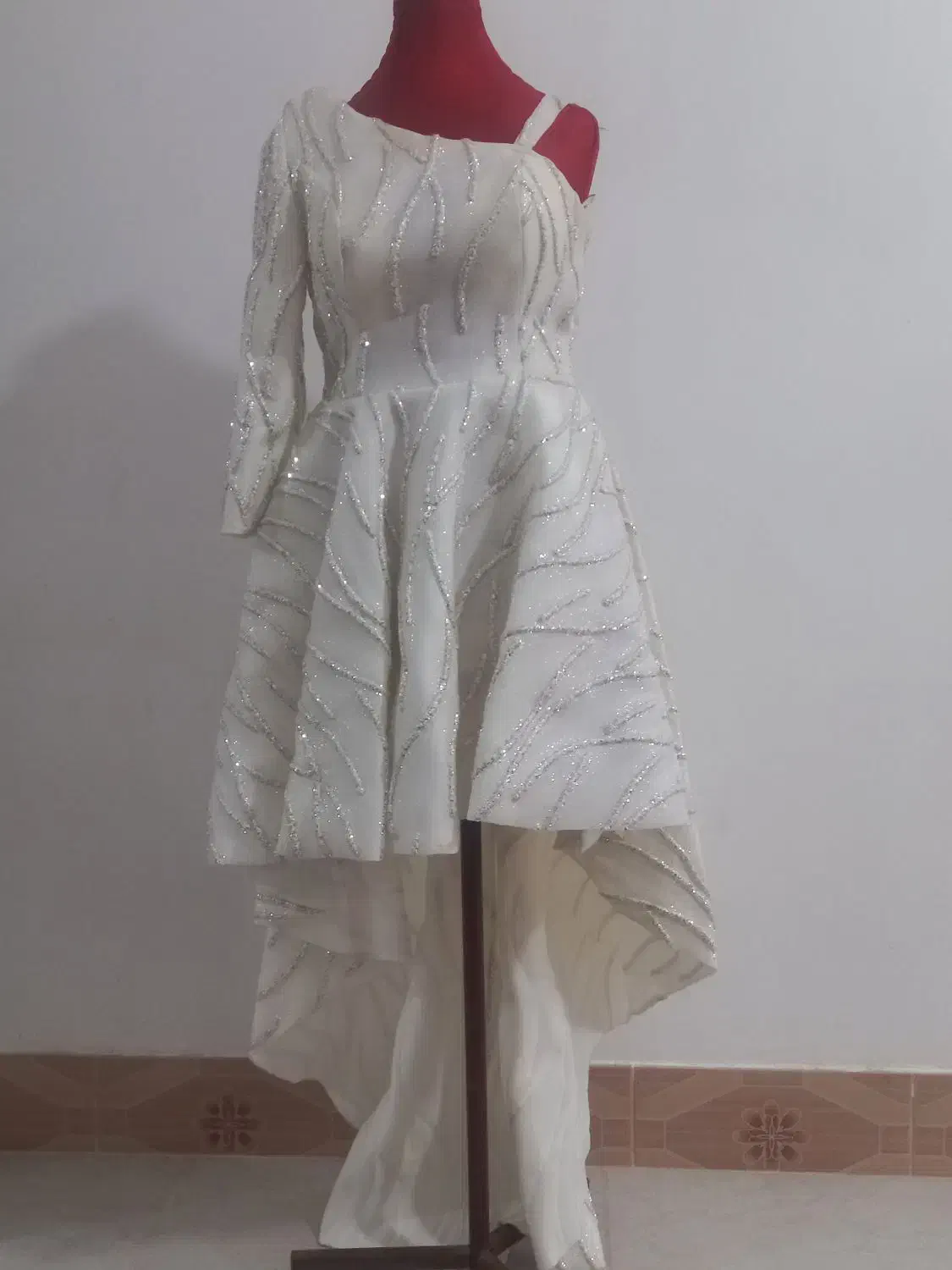 لباس مجلس درحد نو|لباس|جوین, |دیوار