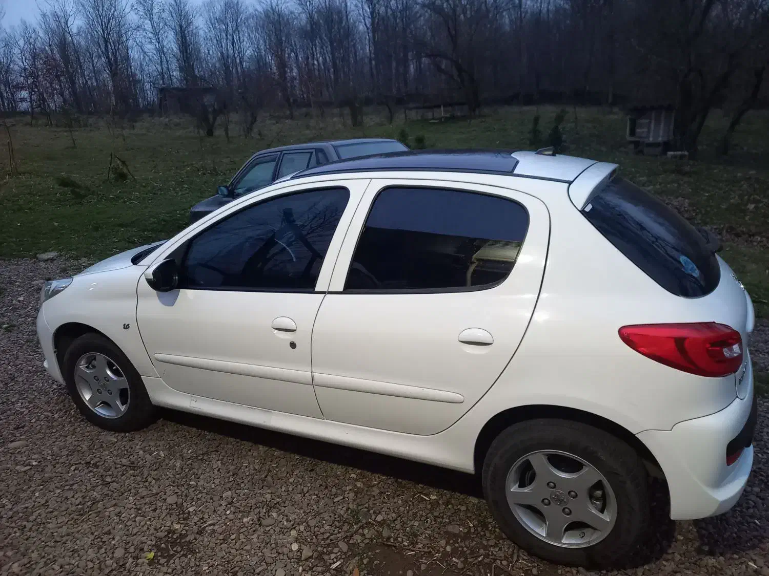 ۲۰۷ پاناروما|خودرو سواری و وانت|رشت, دروازه لاکان|دیوار