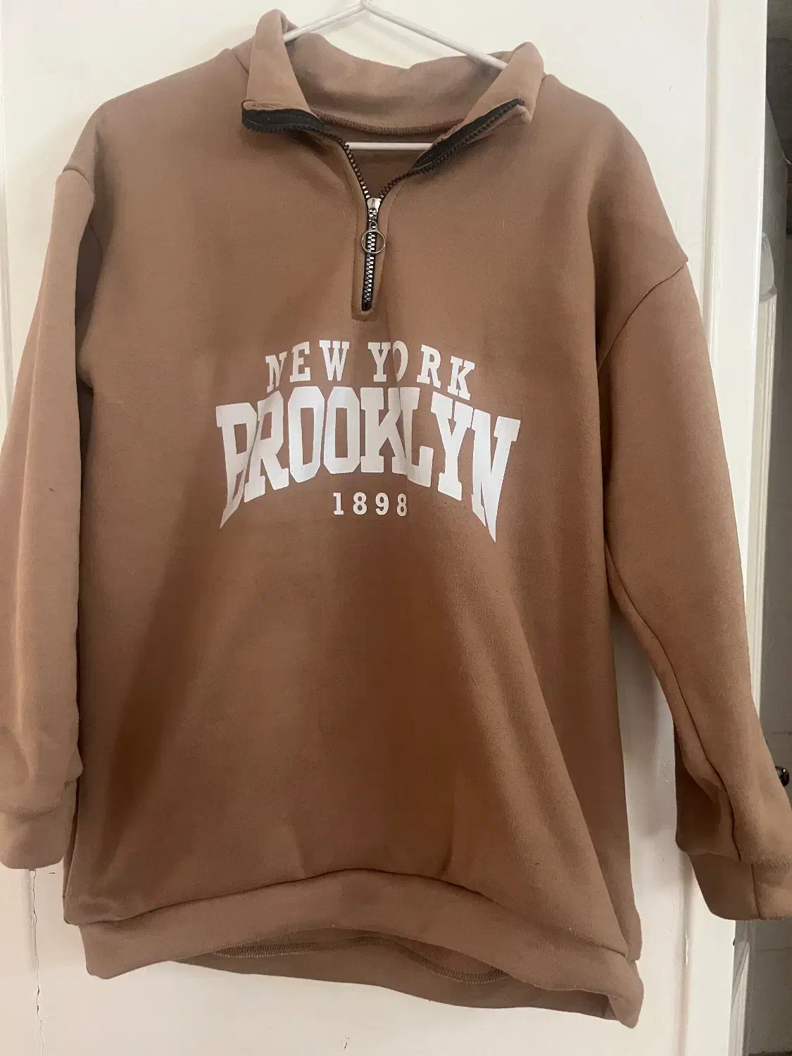 تعدادی هودی نارنجی همراه با شلوار|لباس|اصفهان, کوی امیریه|دیوار