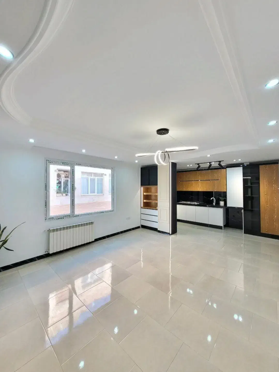 فروش آپارتمان ۸۶ متری / قلب شهر / قیمت مناسب|فروش آپارتمان|هشتگرد, شهرک آپادانا|دیوار