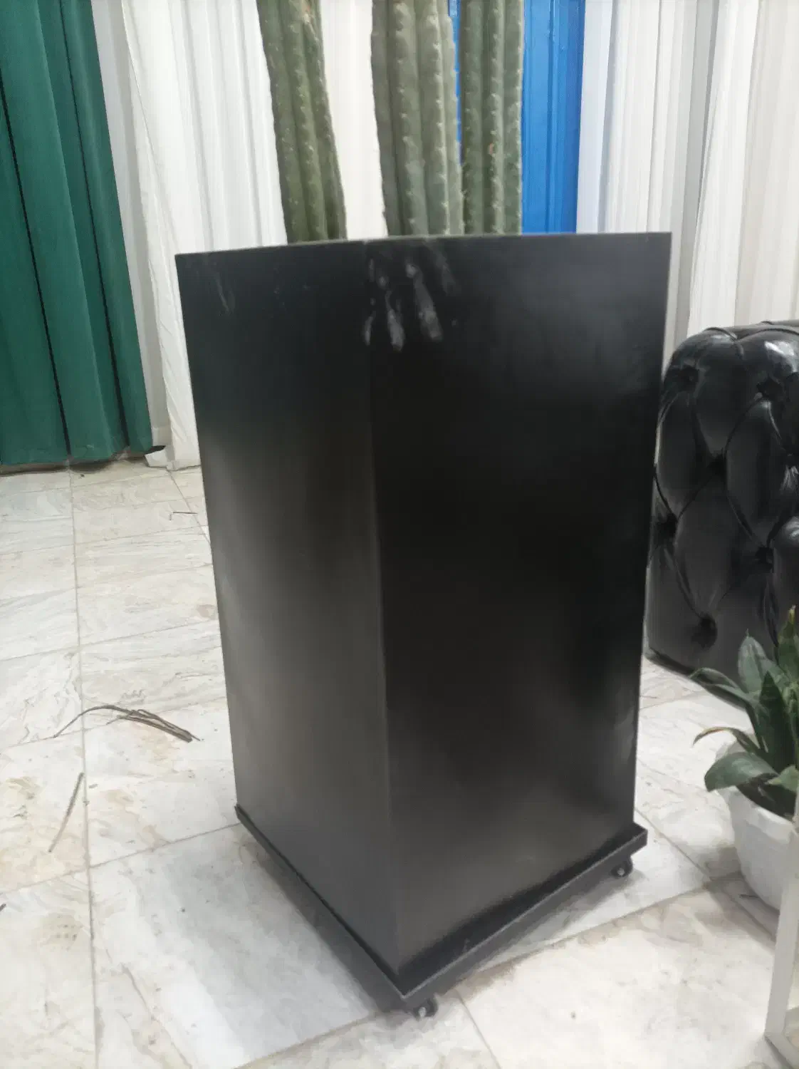 گلدان فلزی|گل و گیاه طبیعی|گلپایگان, |دیوار