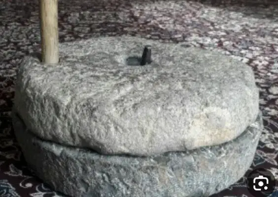 سنگ‌اسیاب قدیمی|جواهرات|باغستان, |دیوار