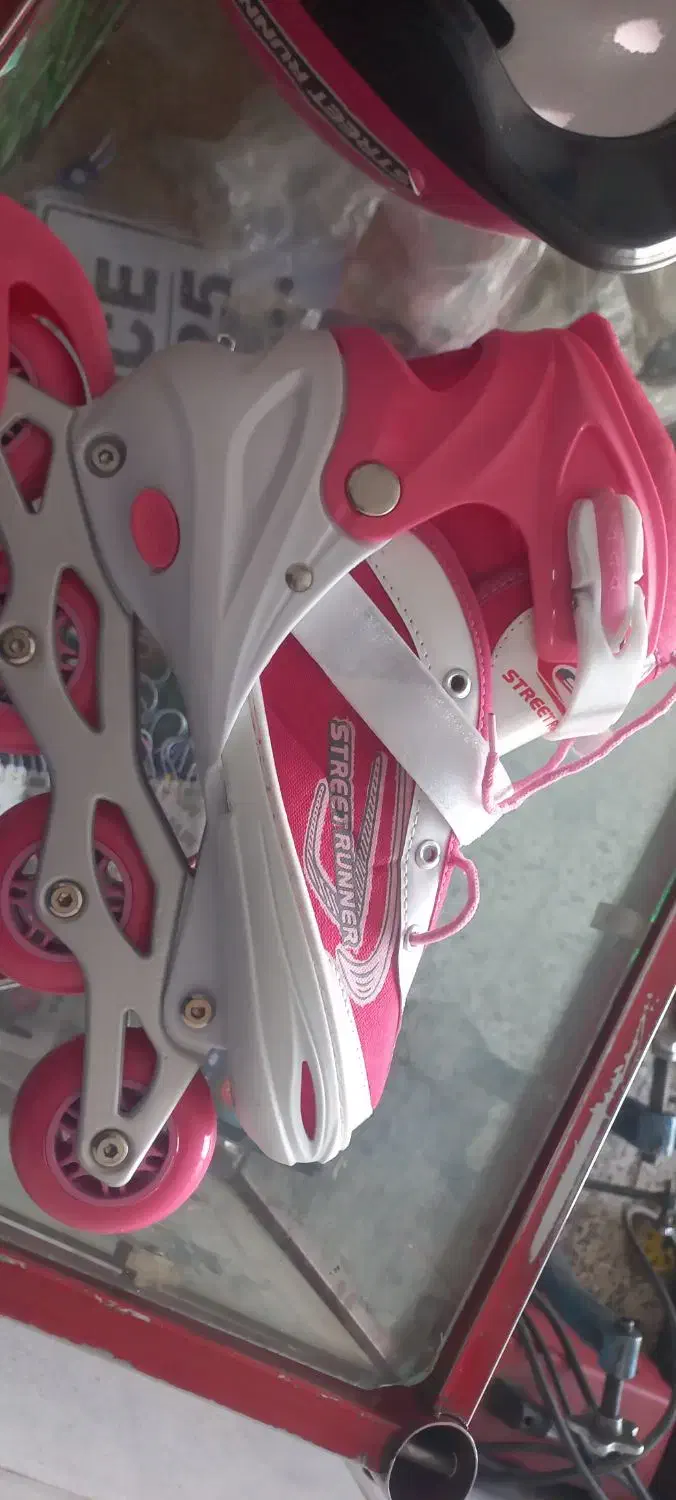 کفش اسکیت به همراه کلاه و تمام لوازم اش|دوچرخه، اسکیت، اسکوتر|نهبندان, |دیوار