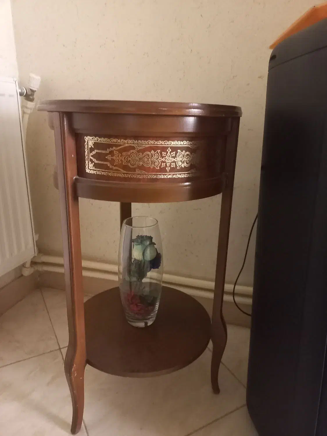 میز تلفن|میز تلفن|فردیس, فردیس|دیوار