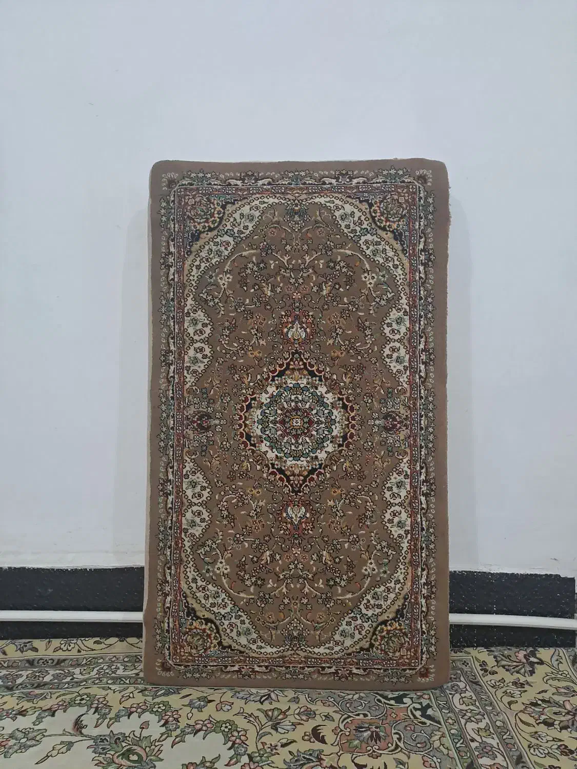 ۶عدد پشتی فرش|پشتی|اسلامآباد غرب, |دیوار