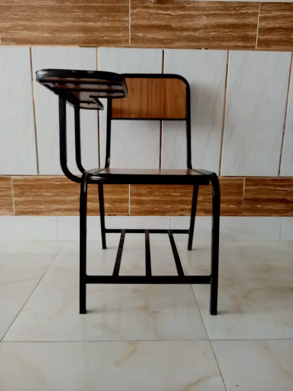 صندلی دانش آموزی دسته دار چوبی|صندلی و نیمکت|فولادشهر, B4|دیوار