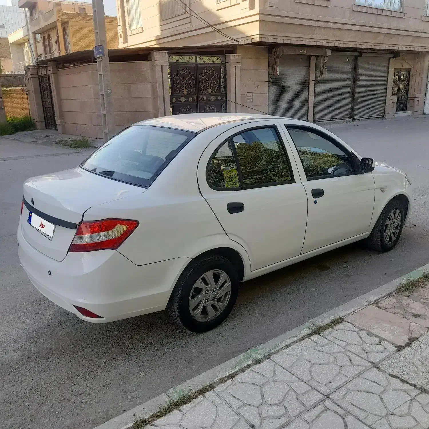 ساینا مدل ۴۰۰|خودرو سواری و وانت|کرمانشاه, |دیوار