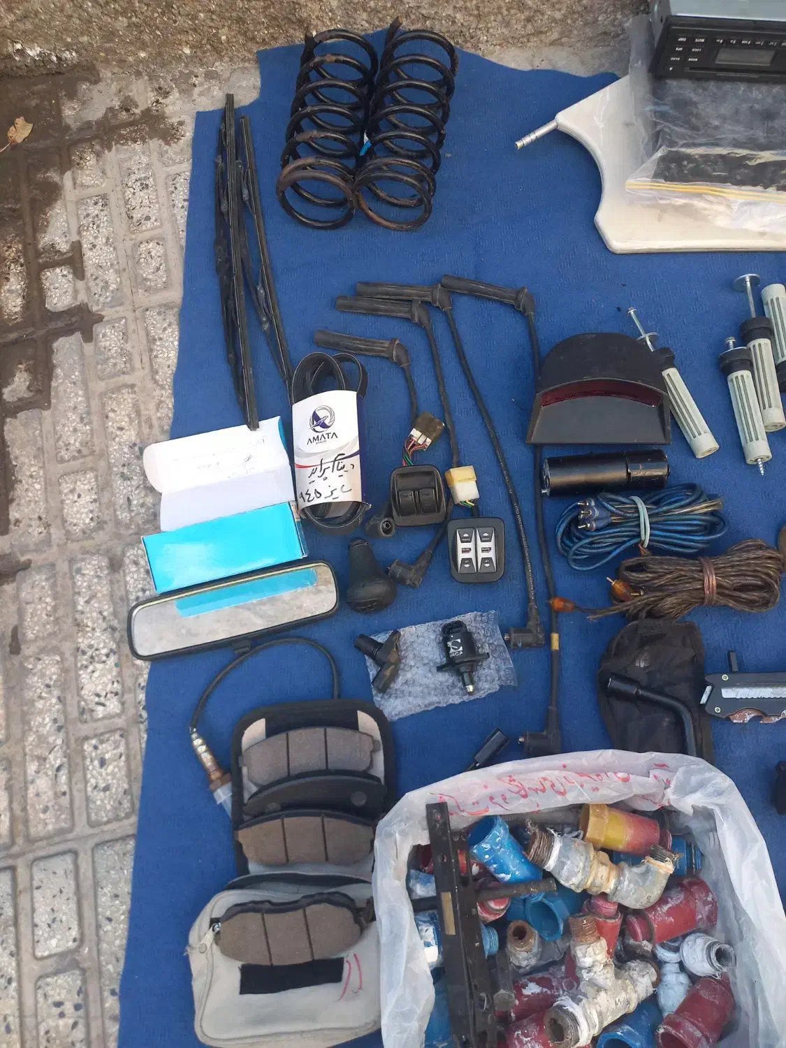 چراغ ترمز آچر چرخ فنر تسمه دینام کلید بالابر|قطعات یدکی و لوازم جانبی|ساوه, |دیوار