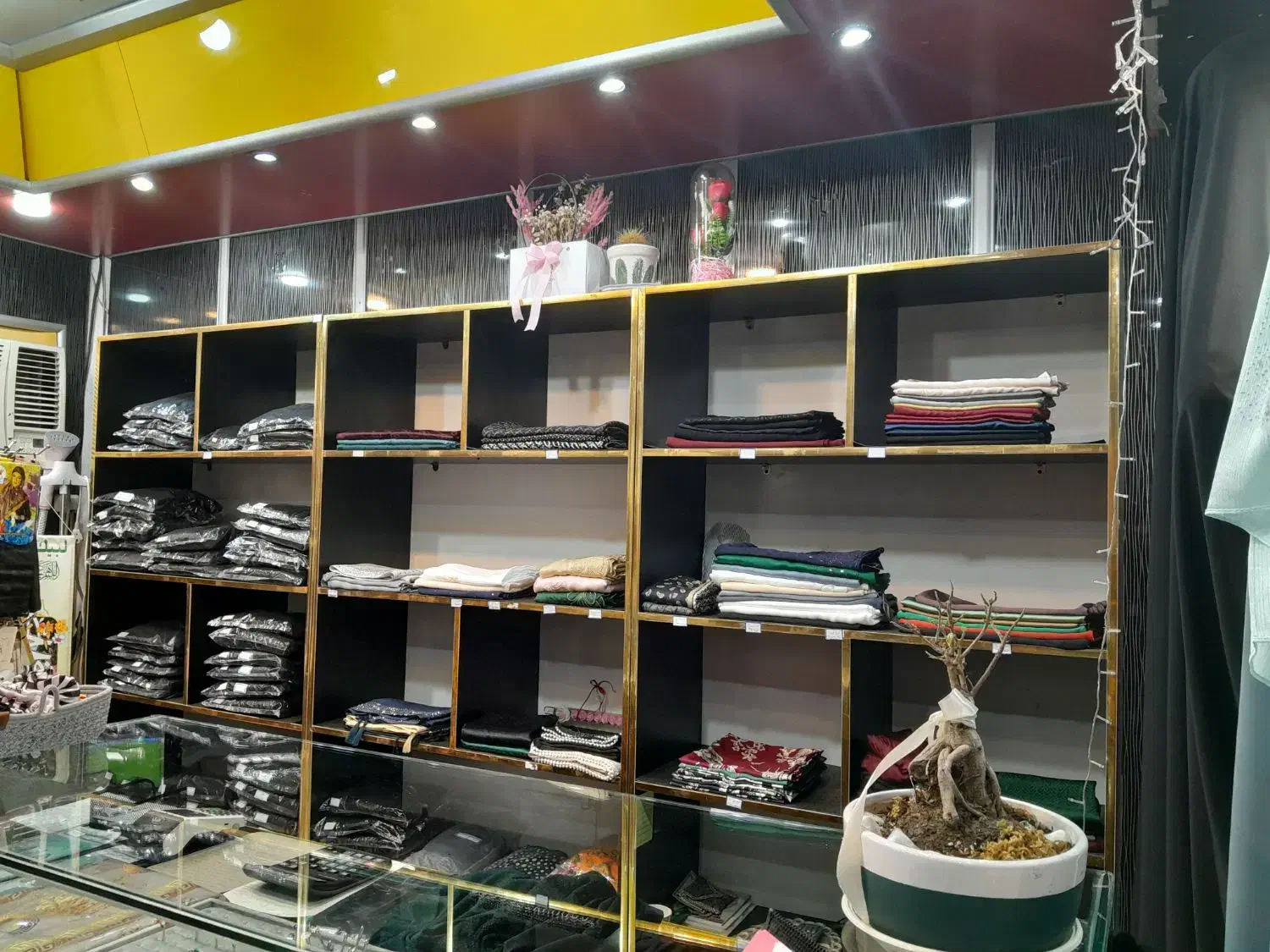 فروش ویترین و پیشخوان  و قفسه|فروشگاه و مغازه|رشت, استادسرا|دیوار