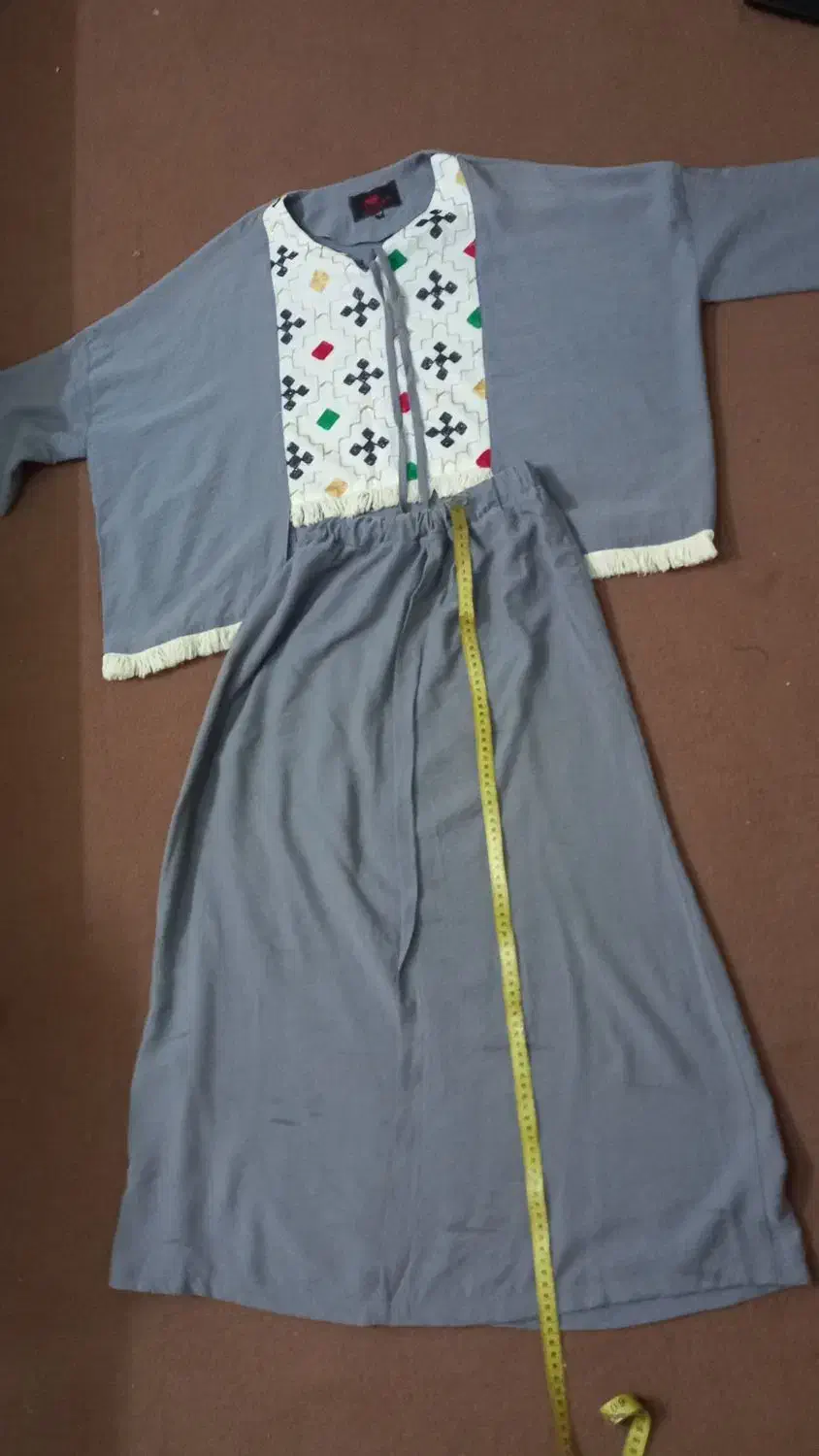 شومیزودامن|لباس|ری, شهید غیوری (ابن باویه)|دیوار