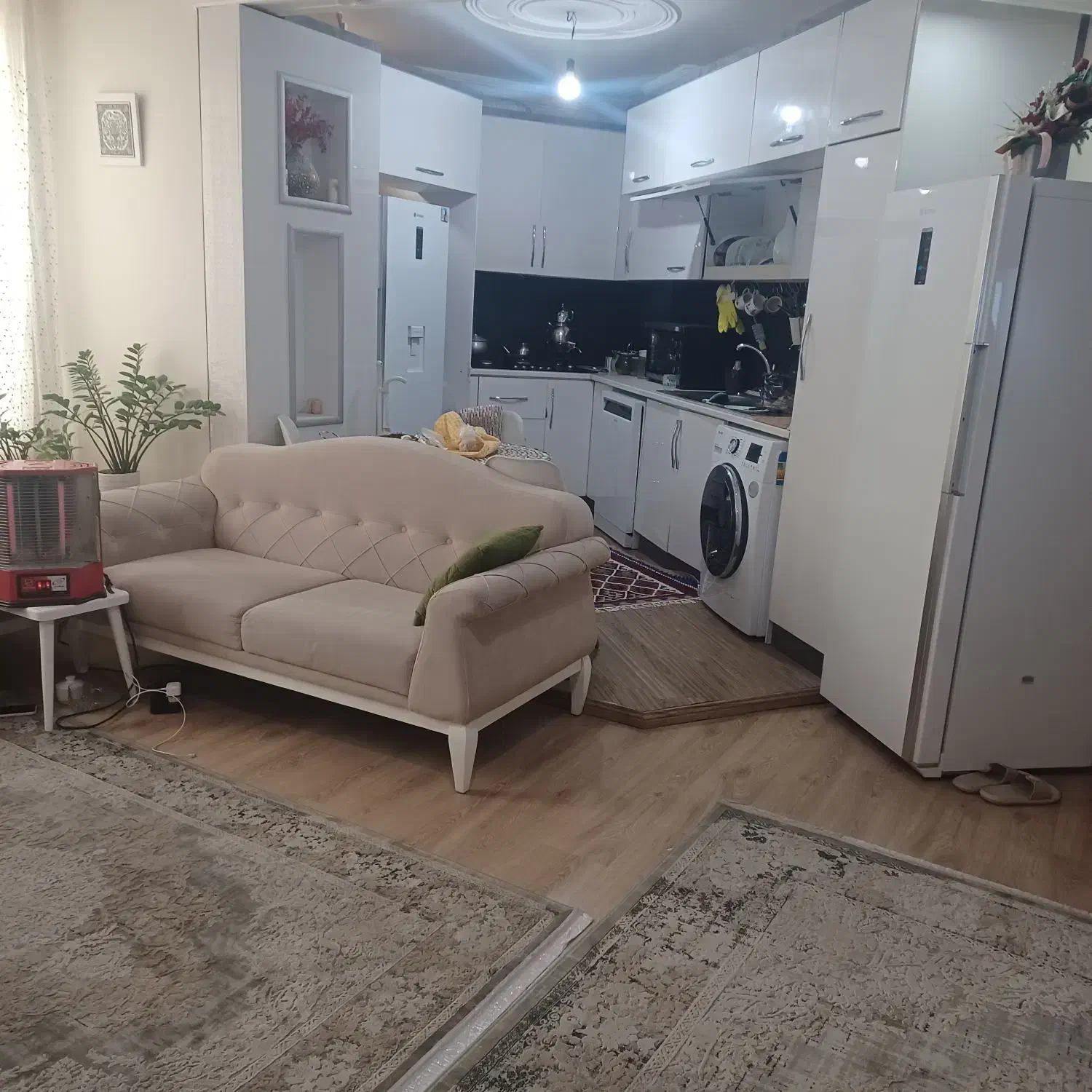 ۷۳متر ۲خواب باپارکینگ وانباری وبالکن