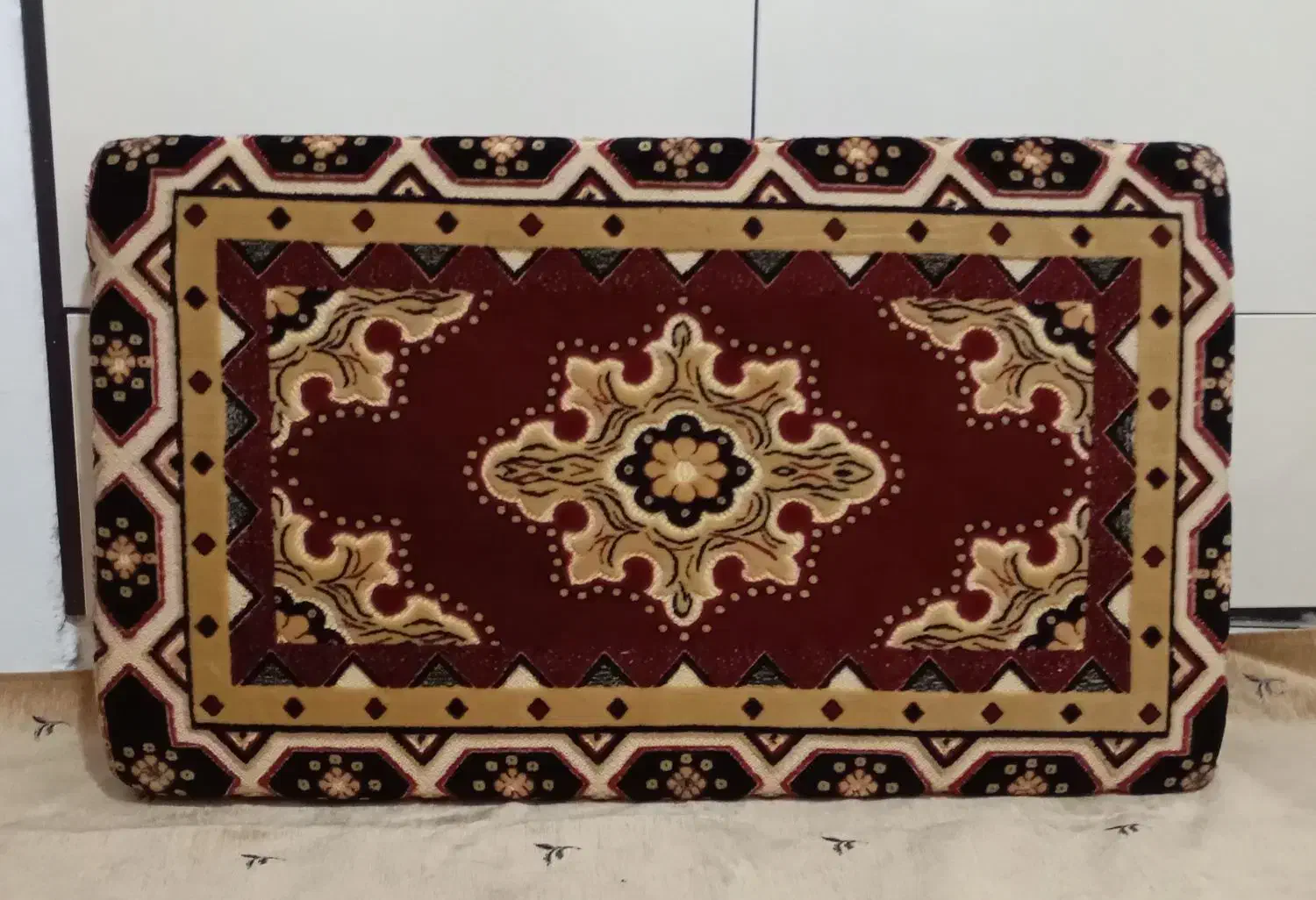 پشتی|پشتی|همدان, |دیوار