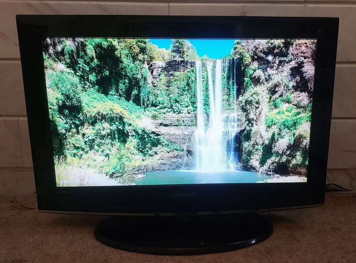 تلویزیون LCD سامسونگ اصلی سالم و تمیز|تلویزیون و پروژکتور|قم, بنیاد|دیوار