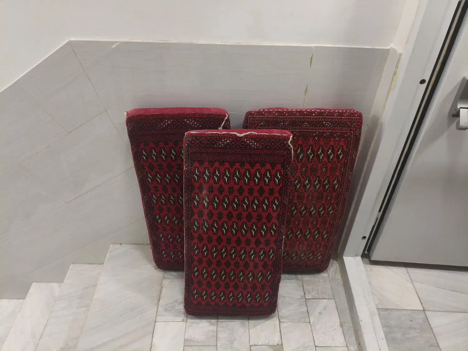 پشتی|پشتی|قم, انسجام|دیوار