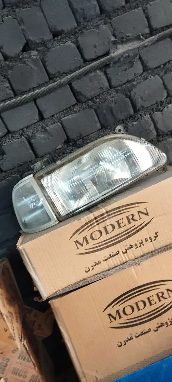 تعدادی چراغ،سپر،گلگیر|قطعات یدکی و لوازم جانبی|کاشان, قطب راوندی|دیوار