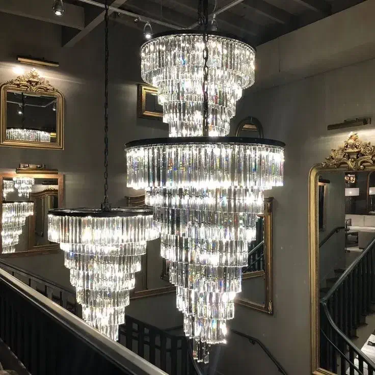 تولید و عرضه انواع لوستر و شمعدان کریستالی|لوستر و چراغ آویز|شیراز, حومه شیراز|دیوار