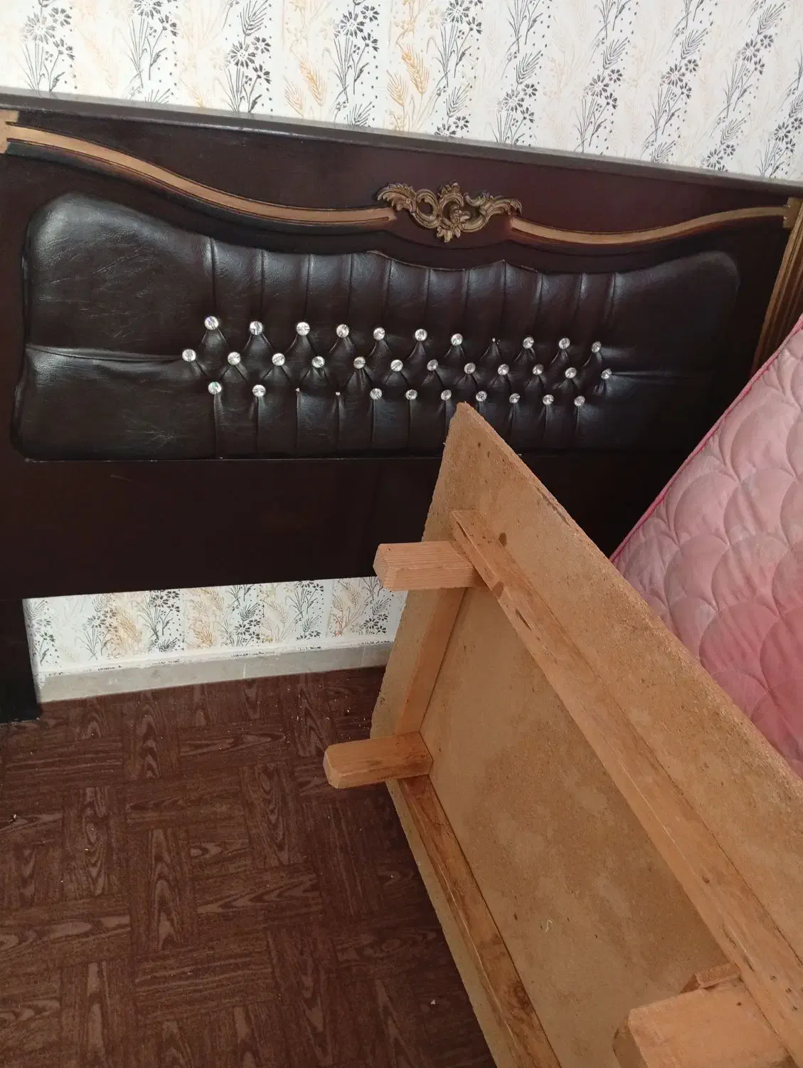 کفی تخت نوپان سالم و خود تخت|تخت و سرویس خواب|اردبیل, |دیوار