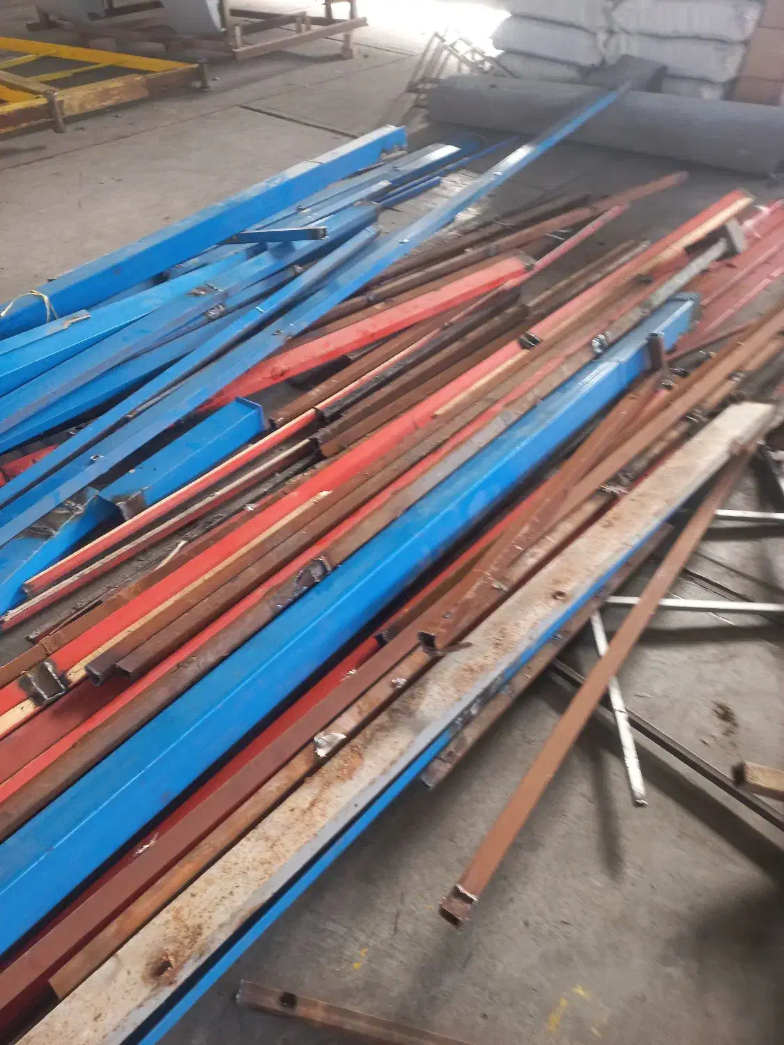 ضایعات آهن وفلزات رنگی درمحل|عمدهفروشی|تبریز, |دیوار