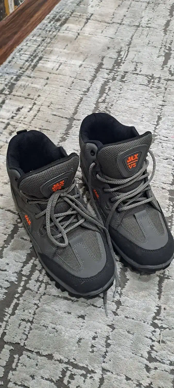 کتونی کوهستانی جکس|کیف، کفش، کمربند|قم, شاه سید علی|دیوار