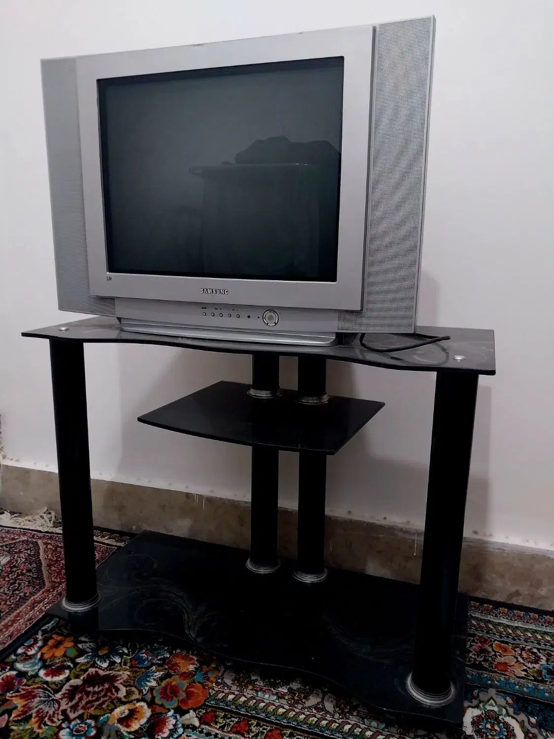 تلویزیون ۲۱ اینچ سامسونگ با زیرتلویزیونی|تلویزیون و پروژکتور|امیدیه, |دیوار