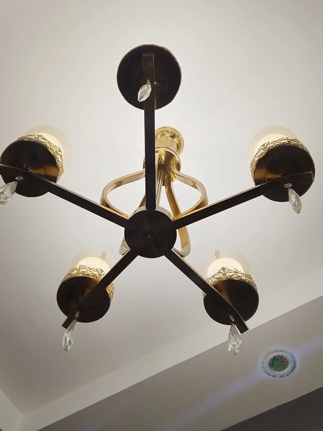 لوستر|لوستر و چراغ آویز|قروه, |دیوار