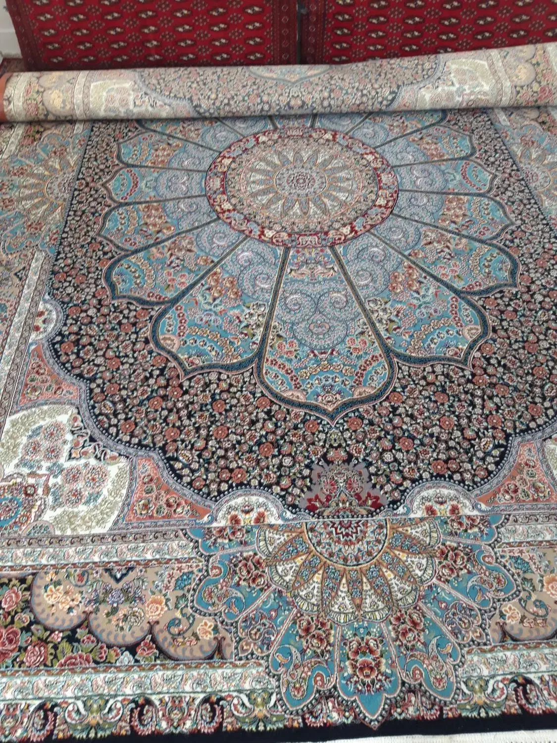 فرش تکی ۹ متری شاهکار مشهد|فرش|میانه, |دیوار