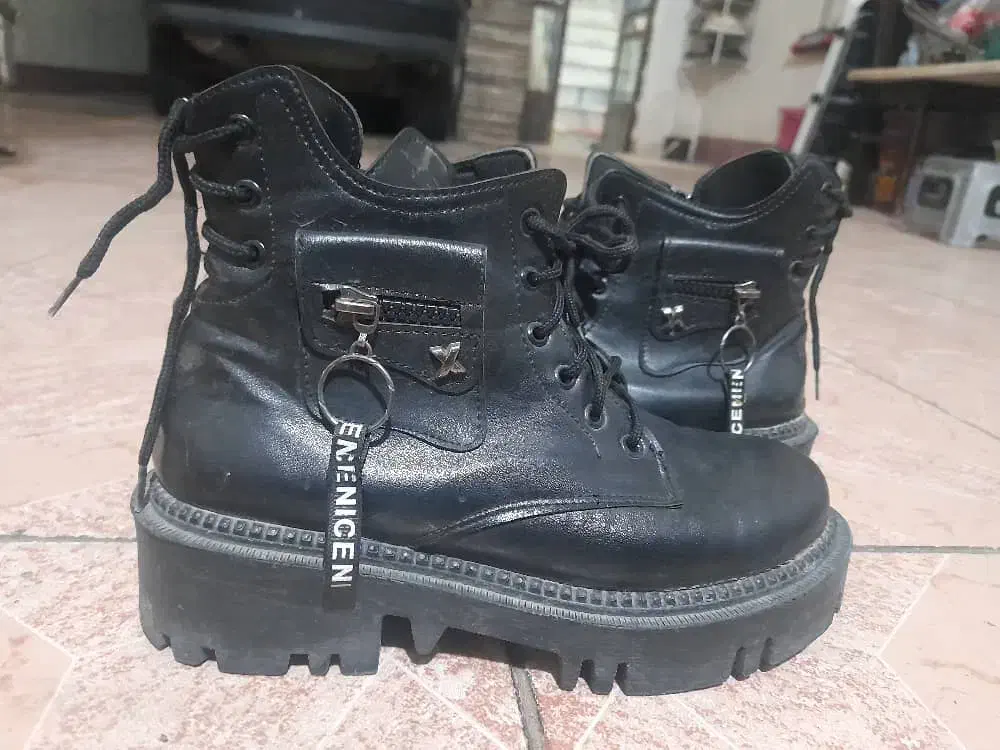 پوتین|کیف، کفش، کمربند|سنندج, |دیوار