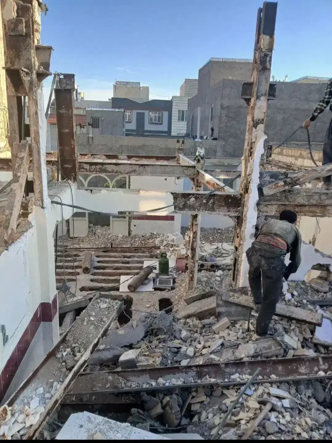 تخریب بتنی ،کلنگی اصولی ب صورت کلی و جزئ|خدمات پیشه و مهارت|ری, شهید غیوری (ابن باویه)|دیوار