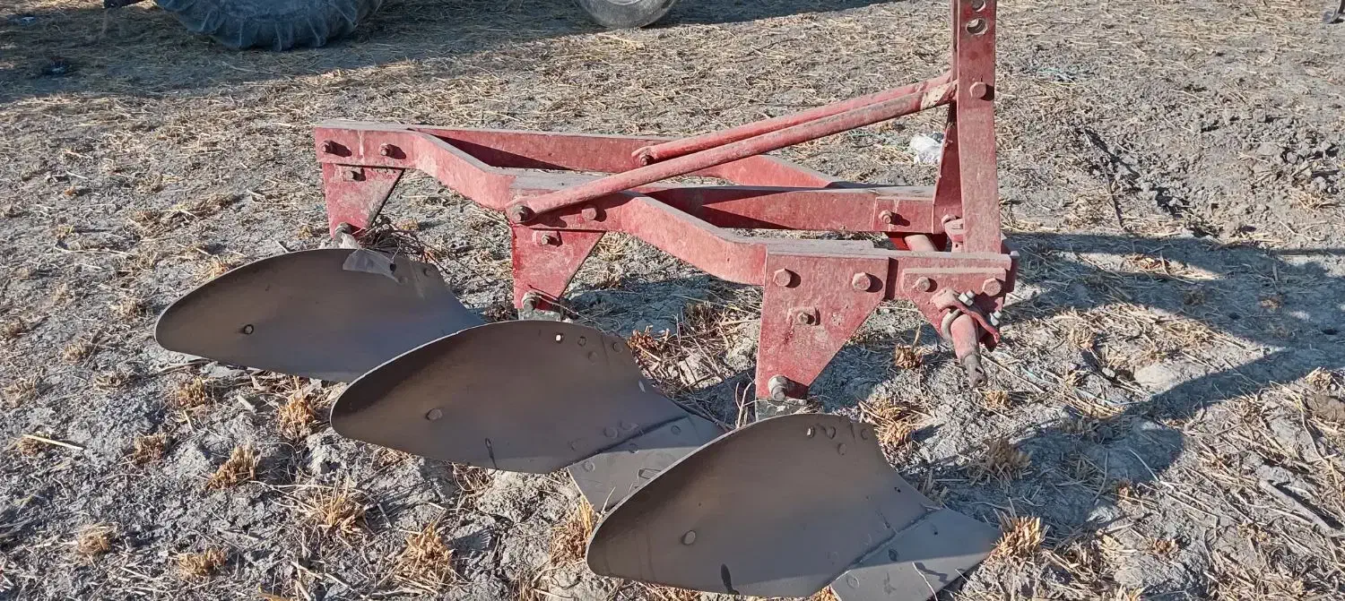 گاو آهن سه خیش تسمه در حد نو|ماشینآلات صنعتی|پیر بکران, |دیوار