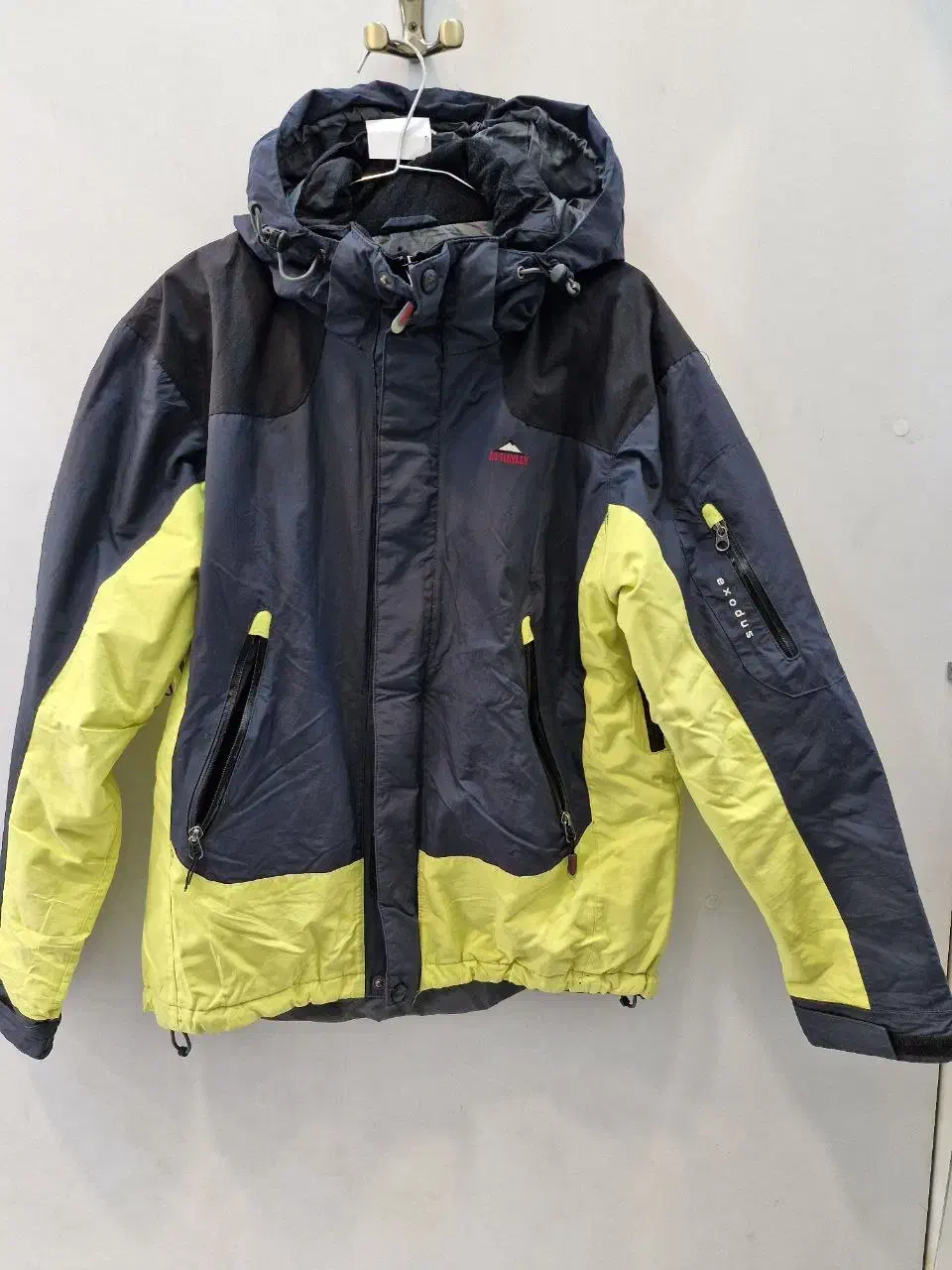 کاپشن گورتکس اورجینال تاناکورا و استوک حرفه ای|لباس|اصفهان, وحید|دیوار