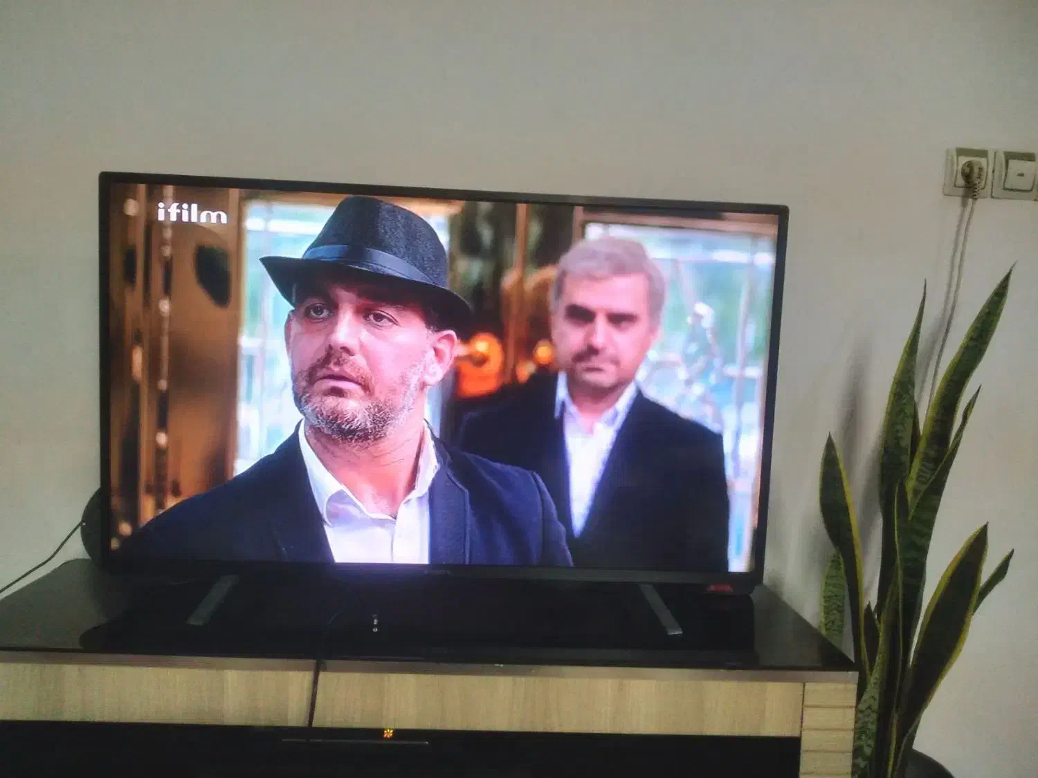 تلویزیون ال ای دی 43اینچ اسمارت|تلویزیون و پروژکتور|فشاپویه, |دیوار