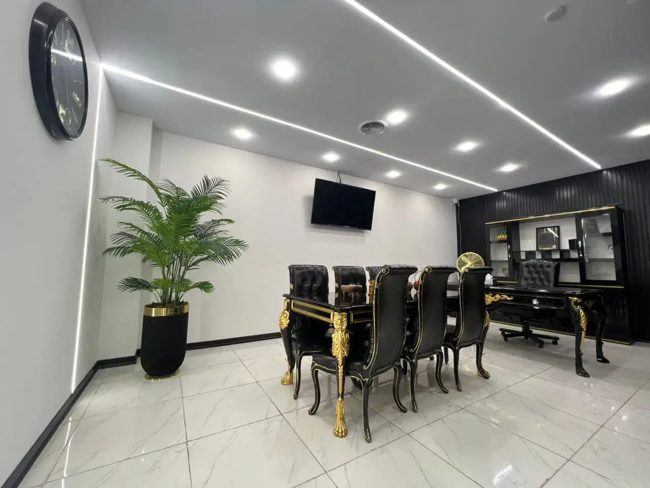 استخدام مشاور املاک خانم (مبتدی و حرفه ای)|استخدام بازاریابی و فروش|ری, سرتخت|دیوار