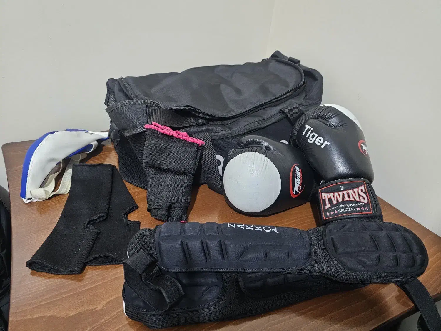 تجهیزات کیک بوکسینگ|تجهیزات ورزشی|ساوه, |دیوار