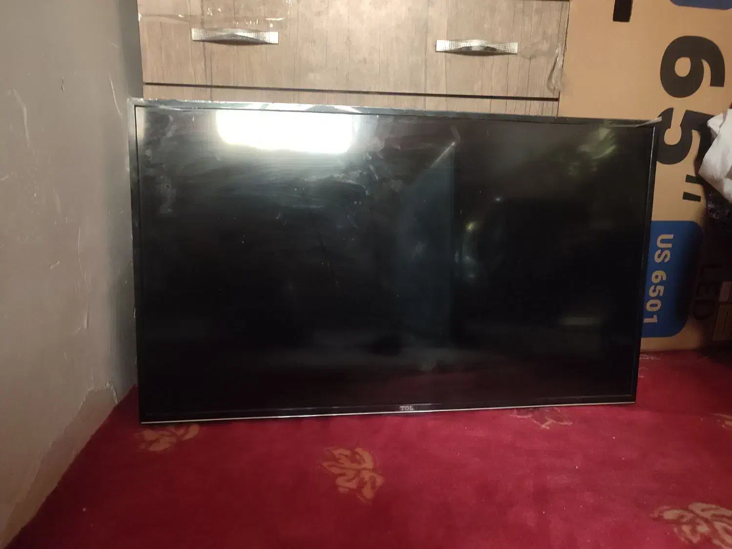 تلوزیون مارک TCL42اینچ فقط صحفش ضربه خورده|تلویزیون و پروژکتور|ایرانشهر, |دیوار