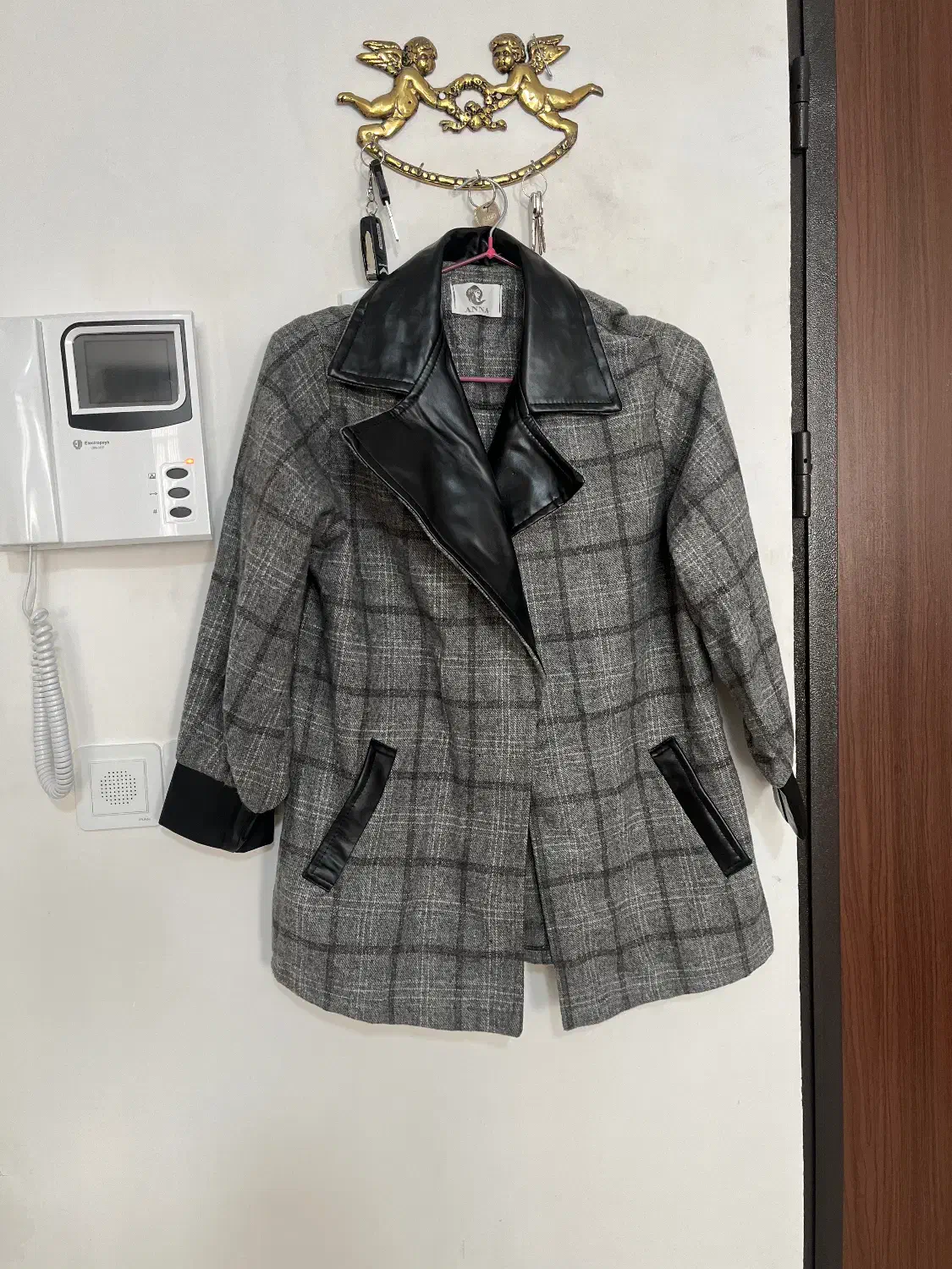 پالتو وبافت و بارونی|لباس|پاکدشت, پاکدشت (مامازند)|دیوار