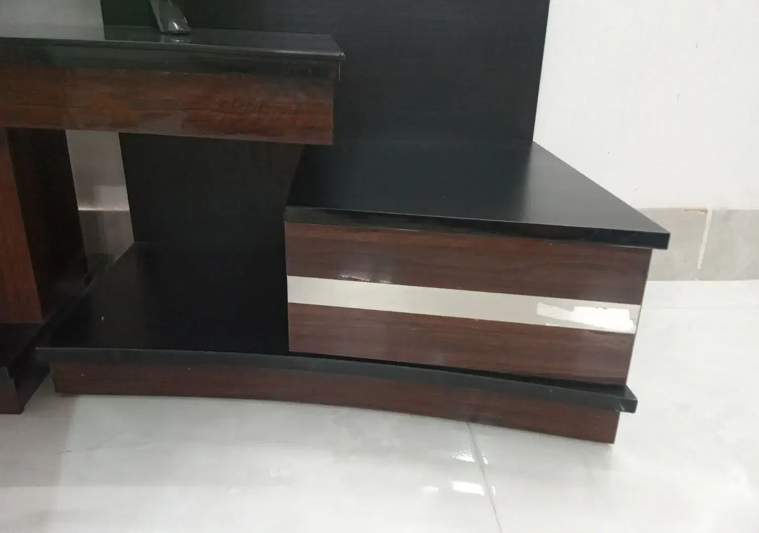 میز تی وی ام دی اف درجه ۱ کاملا سالم|میز تلویزیون|بروجرد, |دیوار