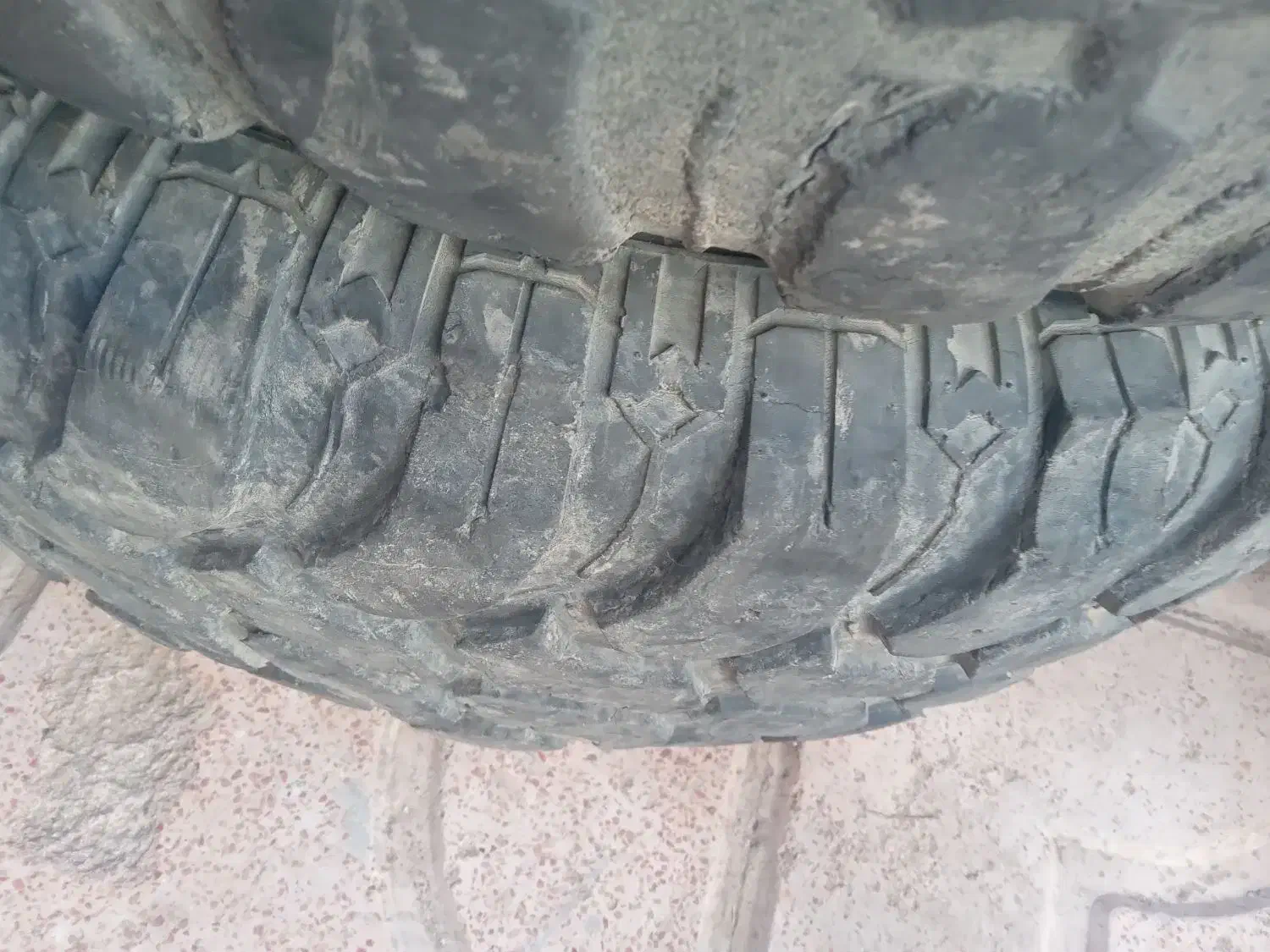 رینگ و لاستیک پاترول|قطعات یدکی و لوازم جانبی|اهر, |دیوار