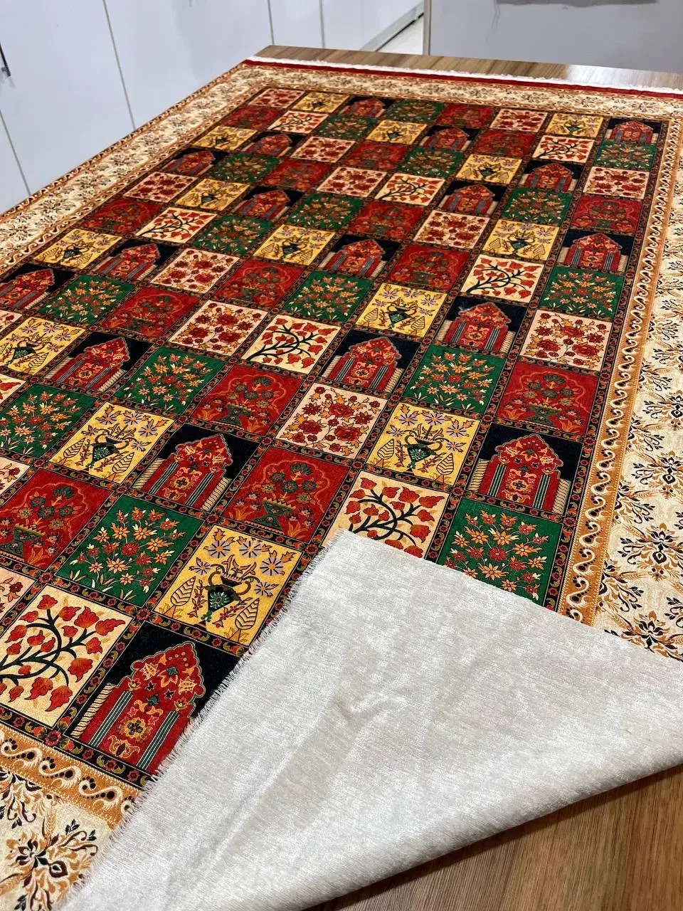 سفره و زیر سفرهای ابریشمی از۴ نفر تا ۱۲ نفره|سفره، حوله، دستمال آشپزخانه|زاهدان, |دیوار