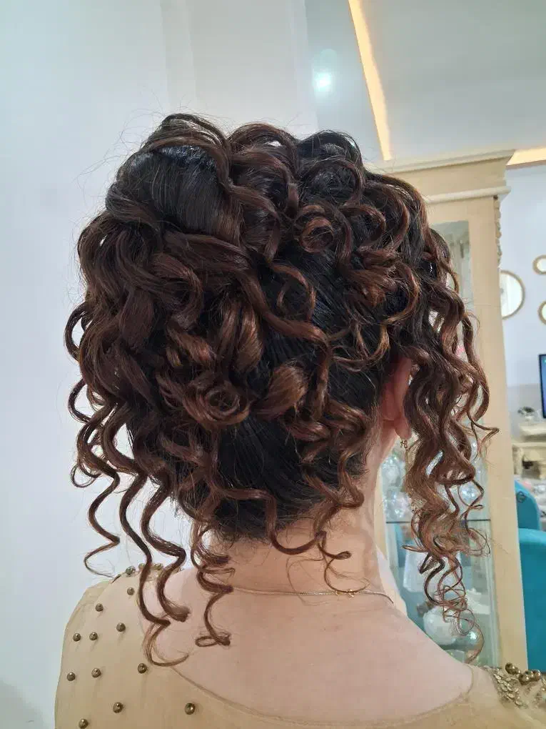 میکاپ وشینیون|خدمات آرایشگری و زیبایی|رشت, رشتیان|دیوار