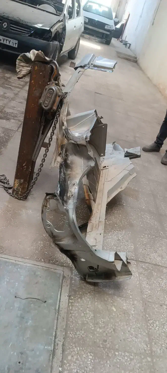 شاسی عقب مگان سمت چپ|قطعات یدکی و لوازم جانبی|اصفهان, فردوان|دیوار