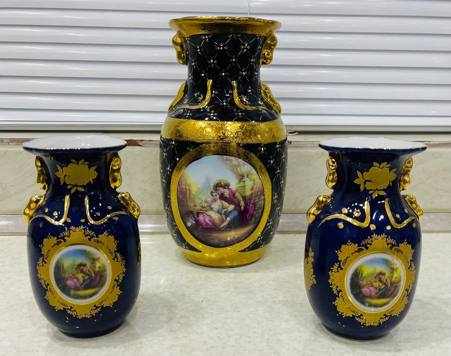 تعدادی ظروف آنتیک دنسی و سورمه ای نو (چک چهارماهه)|صنایع دستی و سایر لوازم تزئینی|یزد, |دیوار