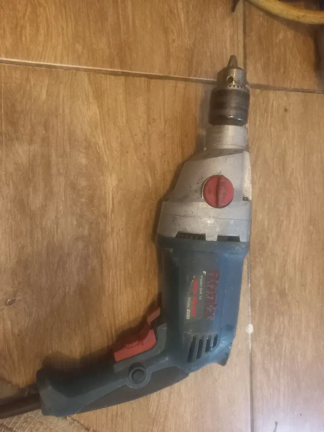 پیچ|کلکسیون اشیاء عتیقه|تربت جام, مطهری|دیوار