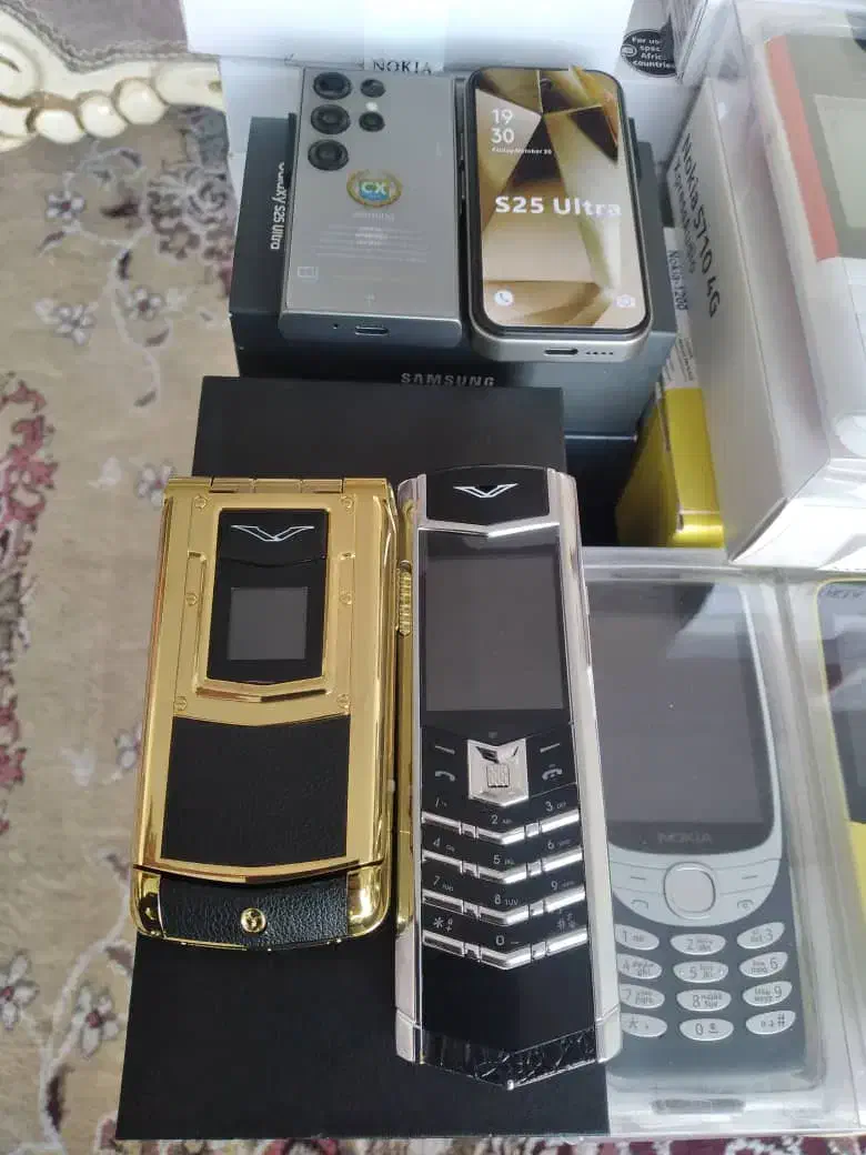 گوشی ورتوطلایی تاشو|موبایل|فسا, |دیوار