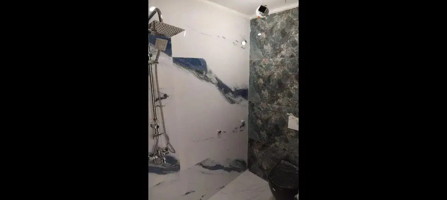 کاشی کاری سرامیک کاری چسبی و بین کابینتی|خدمات پیشه و مهارت|یزد, |دیوار