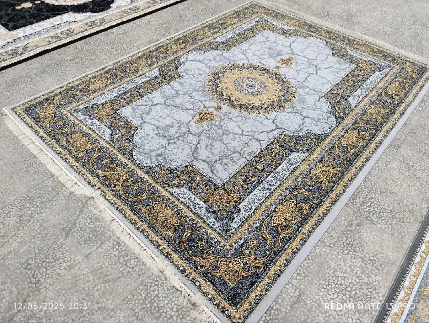 فرش تبسم|فرش|سلماس, |دیوار