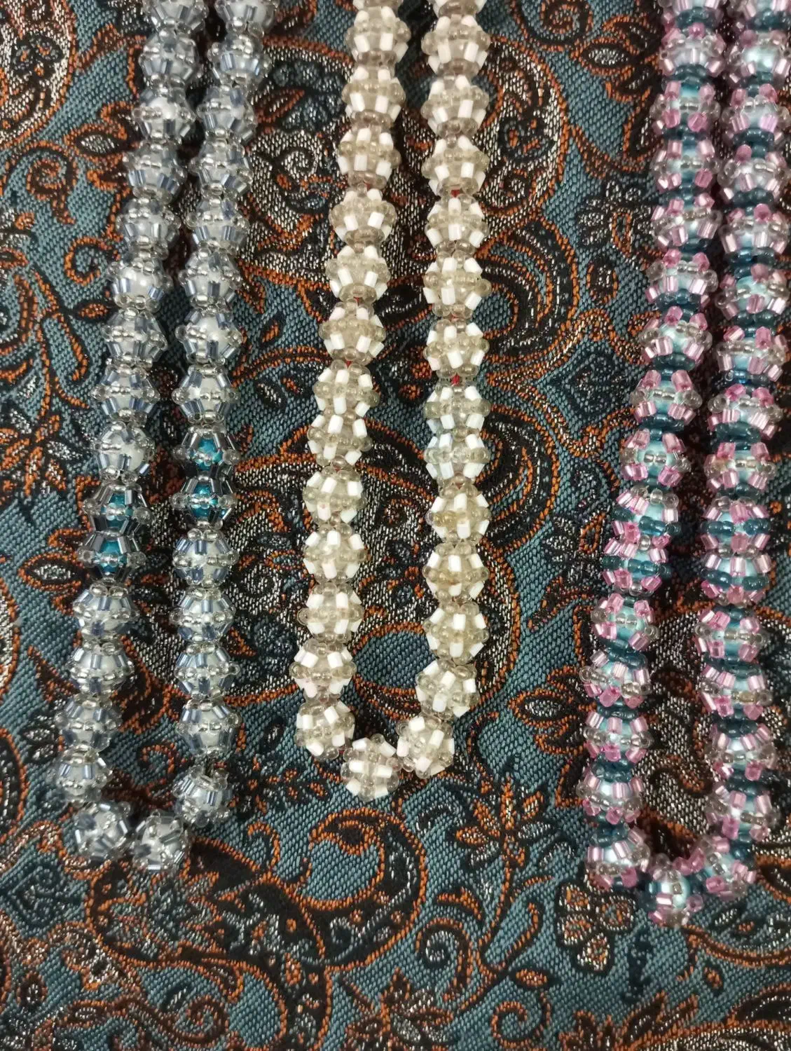 تسبیح|کلکسیون اشیاء عتیقه|زاهدان, |دیوار