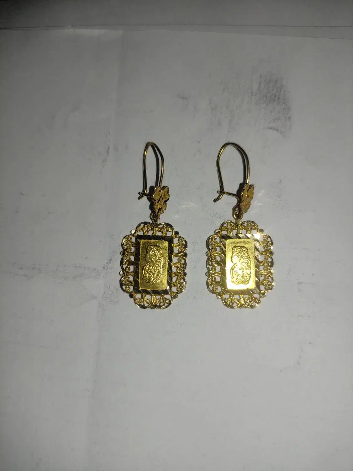 گوشوار و گلوبند و سوزن کتیبه ای|جواهرات|یاسوج, |دیوار