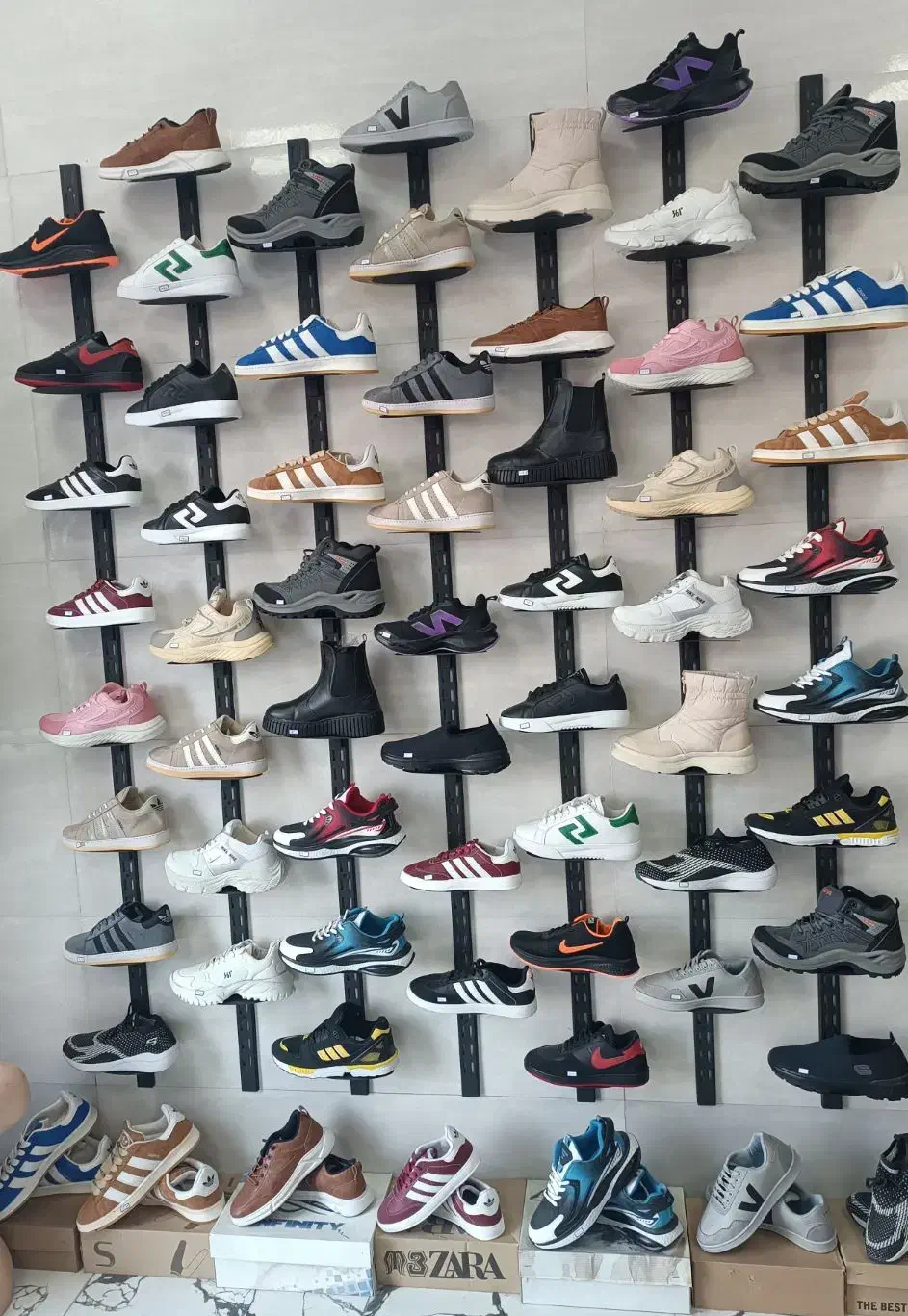 کتونی عمده|کیف، کفش، کمربند|لنگرود, |دیوار