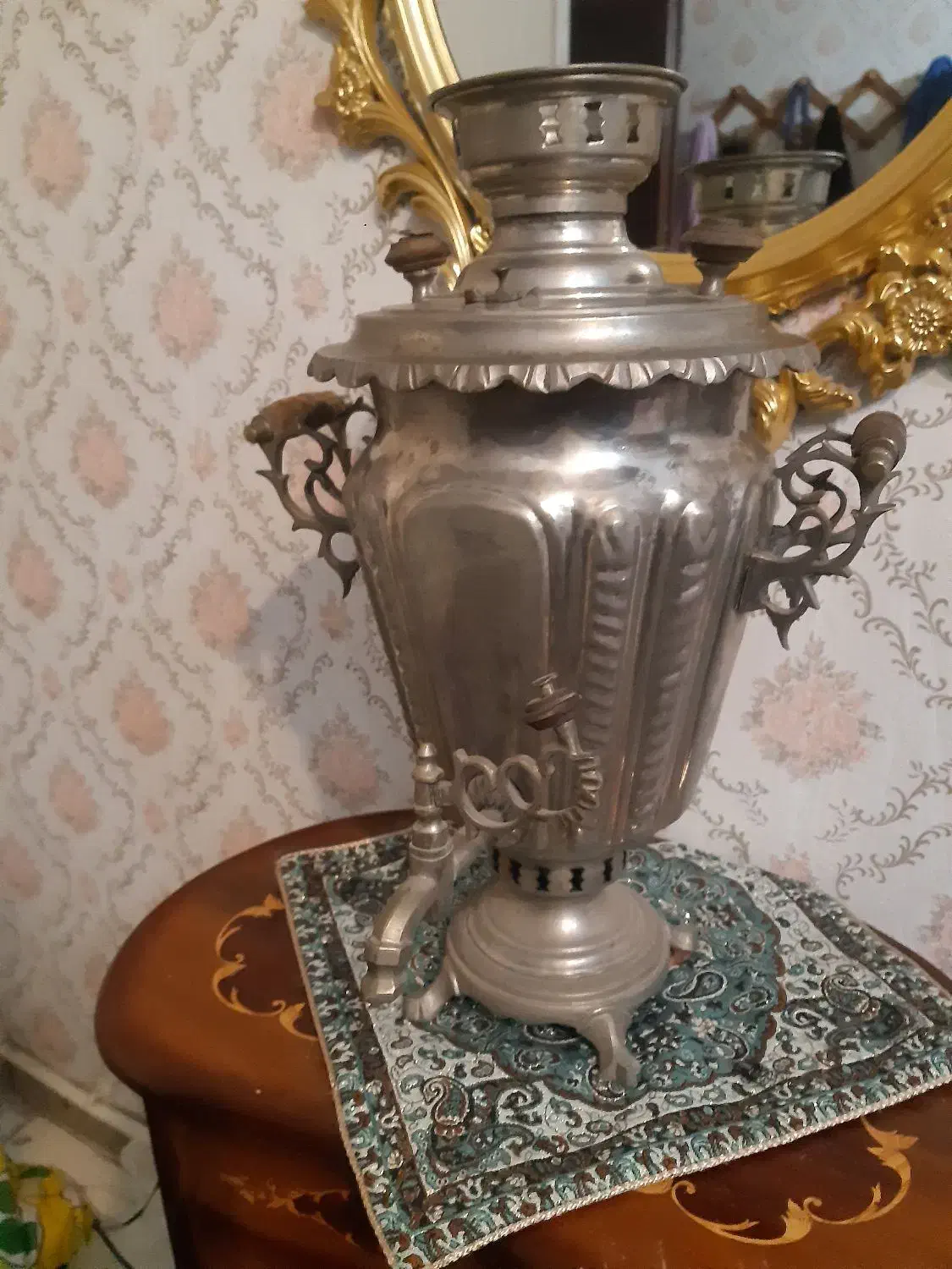 سماور زغالی قدیمی ۱۳۰ سال|کلکسیون اشیاء عتیقه|تهران, ایران|دیوار