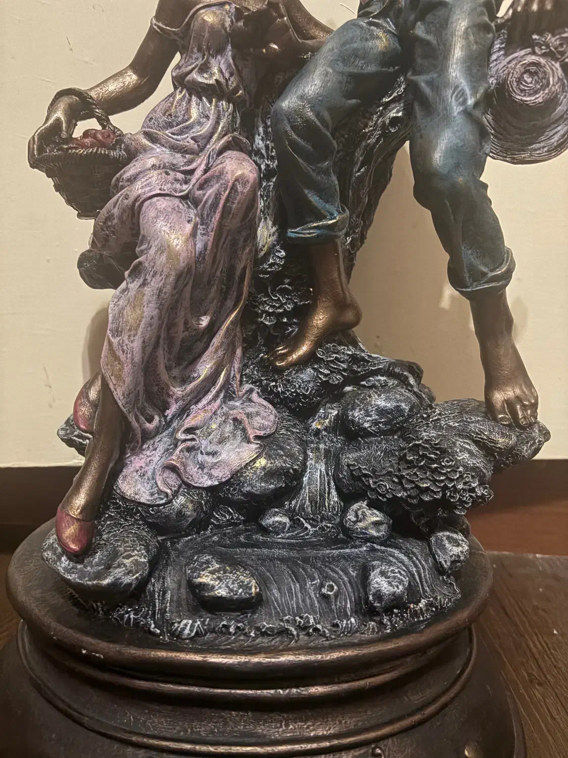 مجسمه دکوری|مجسمه، تندیس، ماکت|تهران, آبشار تهران (دریاچه)|دیوار